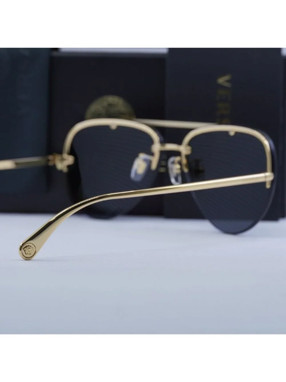 Versace model ve2231